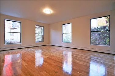 Rented by R New York