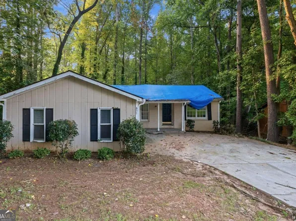 837 Hemingway Rd, Stone Mountain, GA 30088