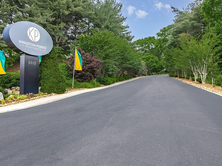 Kingston Pointe Apartments — Photo 78