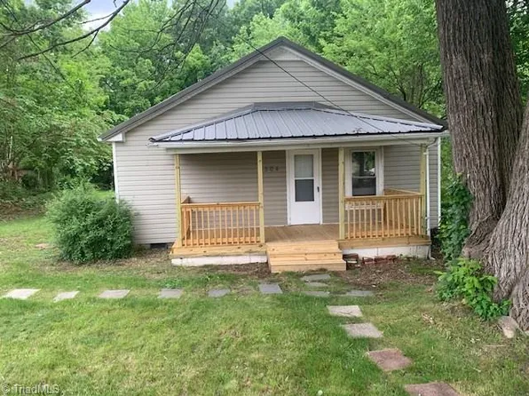 2504 Westbrook St, Greensboro, NC 27407