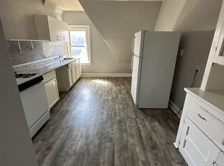1494 Chapel St #3, New Haven, CT 06511