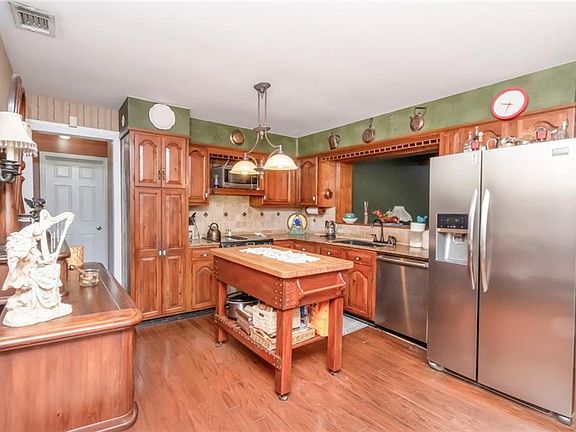 5th image of 3801 Hilton Dr