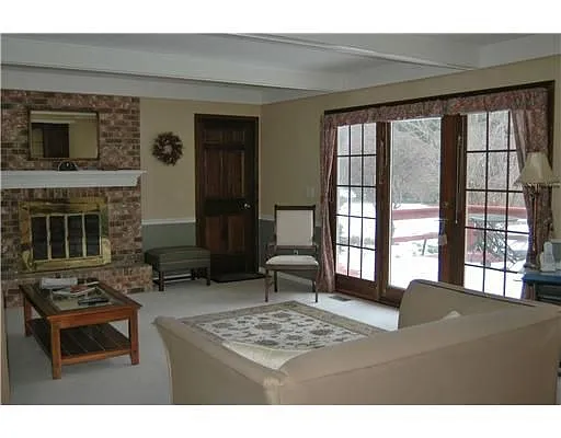 15714 Fieldcrest Ct photo 1