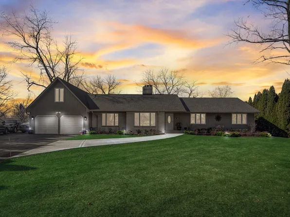 162 Hilltop Ln, Dundee, IL 60118