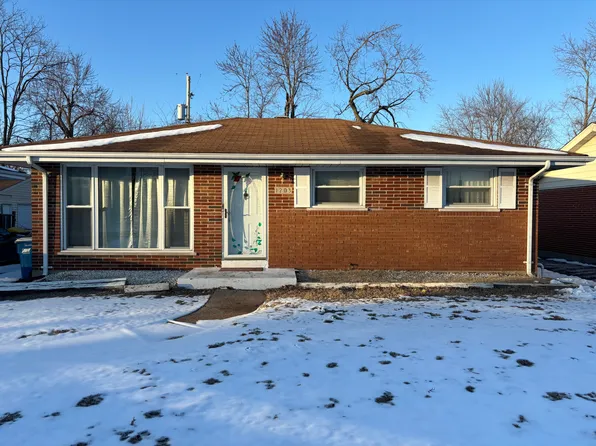 1203 Senate Dr, Saint Louis, MO 63138