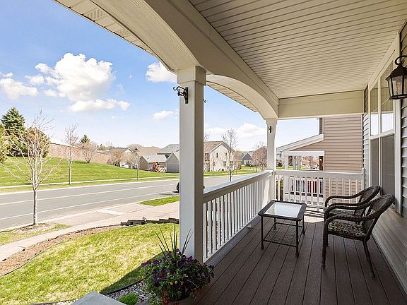 Front porch w sitting Area