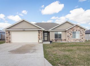 104 Greythorn Ct, Saint Robert, MO 65584