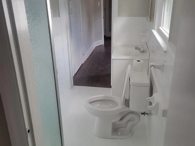 2154 Spencer St — Photo 17
