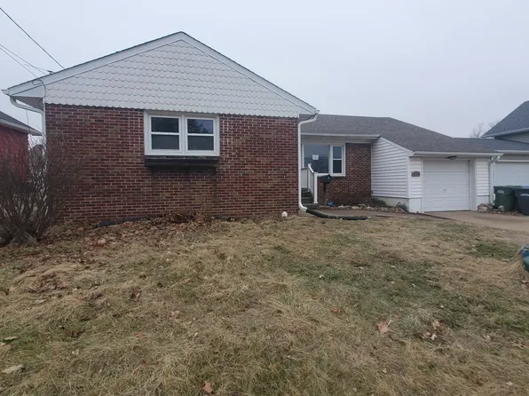 230 Myra Pl, Clinton, IA 52732