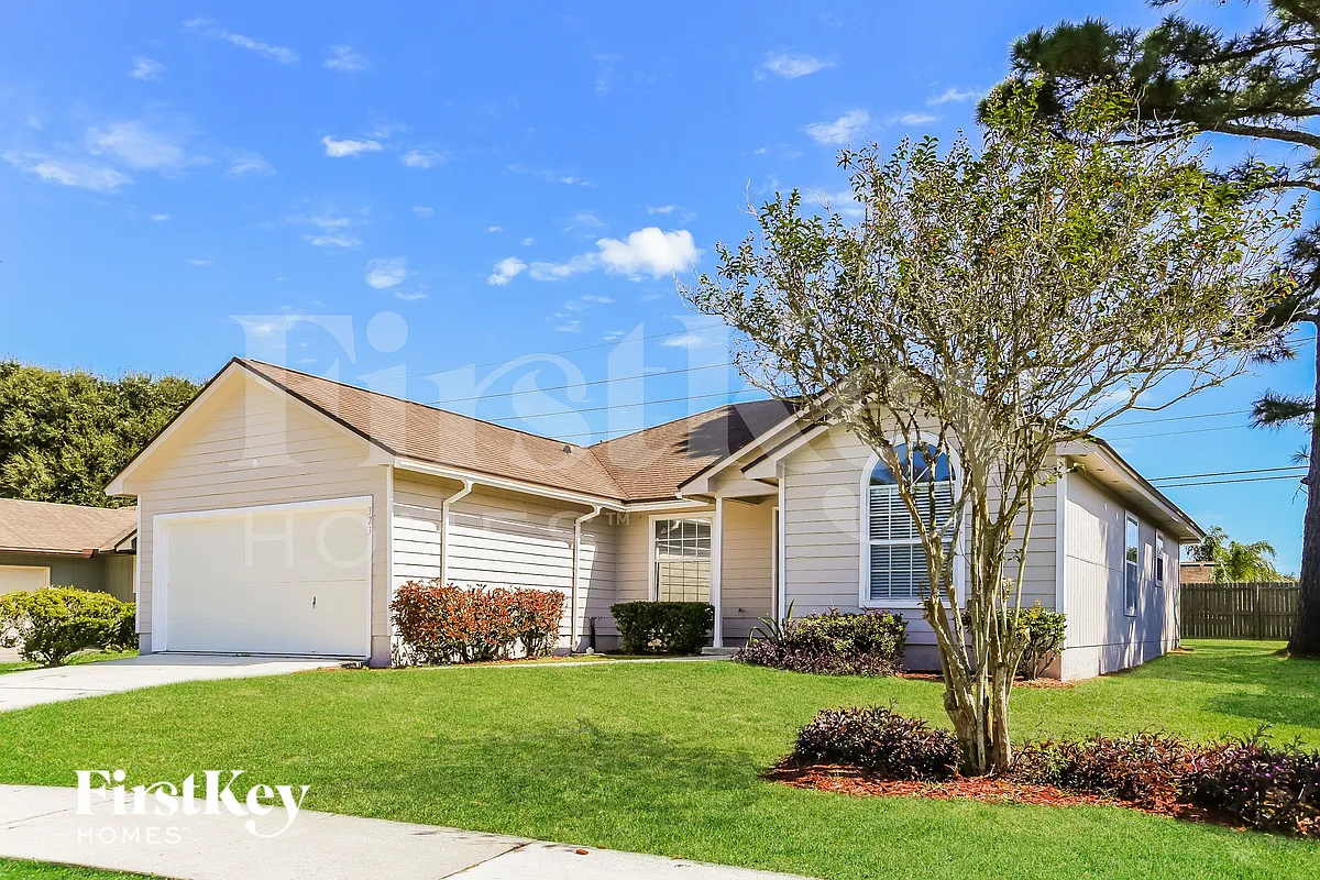 Building Photo - 323 Hickory Hollow Dr N