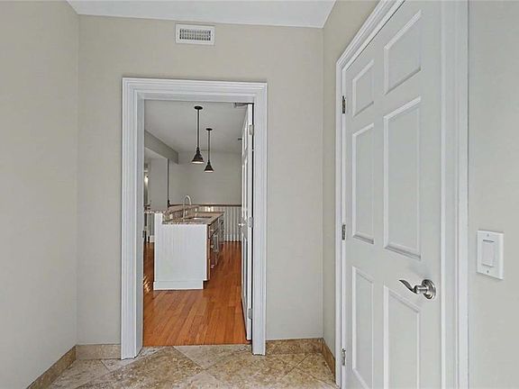 5th image of 176 Medway St