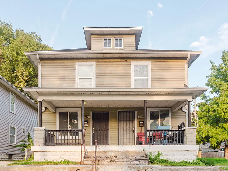 1103 N Keystone Ave — Photo 1