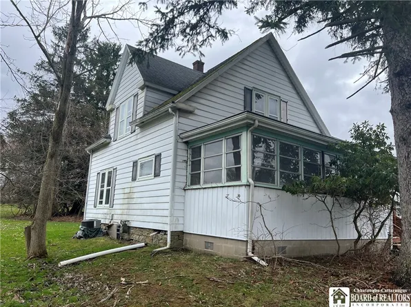215 Camp St, Jamestown, NY 14701