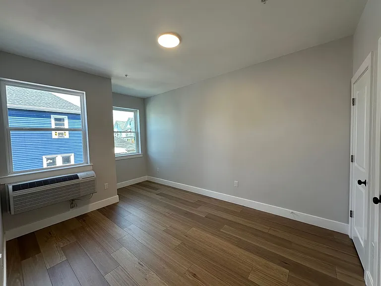 213 French St — Photo 23