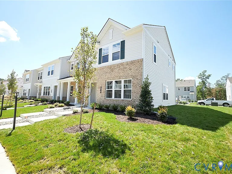 214 Greenpark Rd — Photo 8
