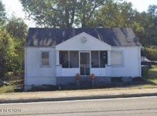 1119 Middlesettlements Rd, Maryville, TN 37801
