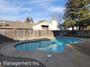 8123 Helmsdale Dr, Sacramento, CA 95828