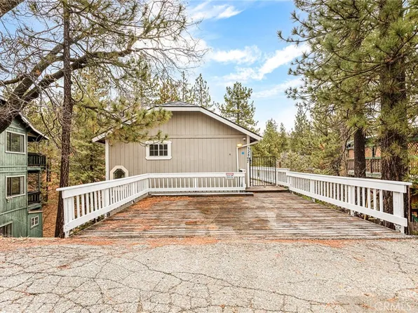 32807 Deer Lick Ln, Running Springs, CA 92382