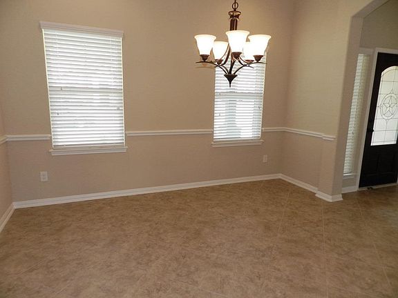 4th image of 208 Spanish Dr