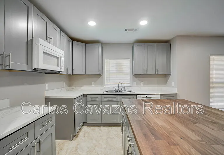 3402 Lawnview Main House Dallas Ter #MAIN HOUSE — Photo 8