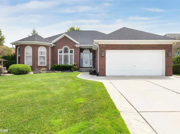 36606 Maple Leaf Dr, New Baltimore, MI 48047