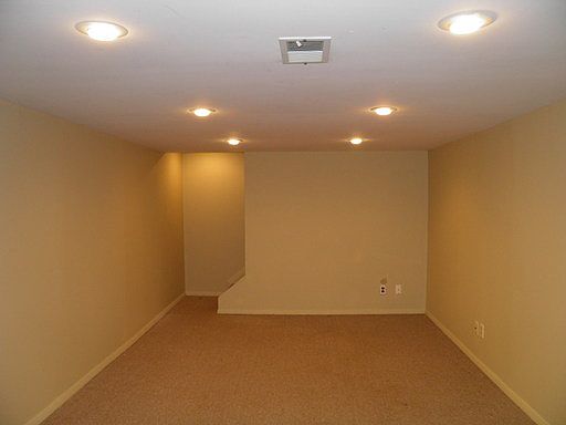 4th image of 1388 Clydesdale Ave