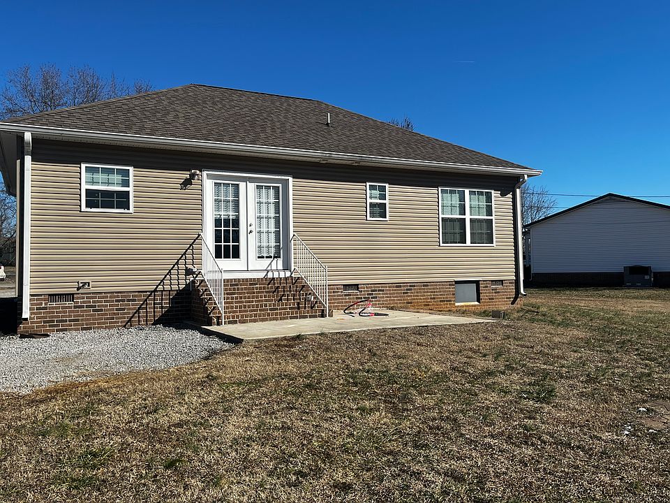 2nd image of 190 Lucas Rd