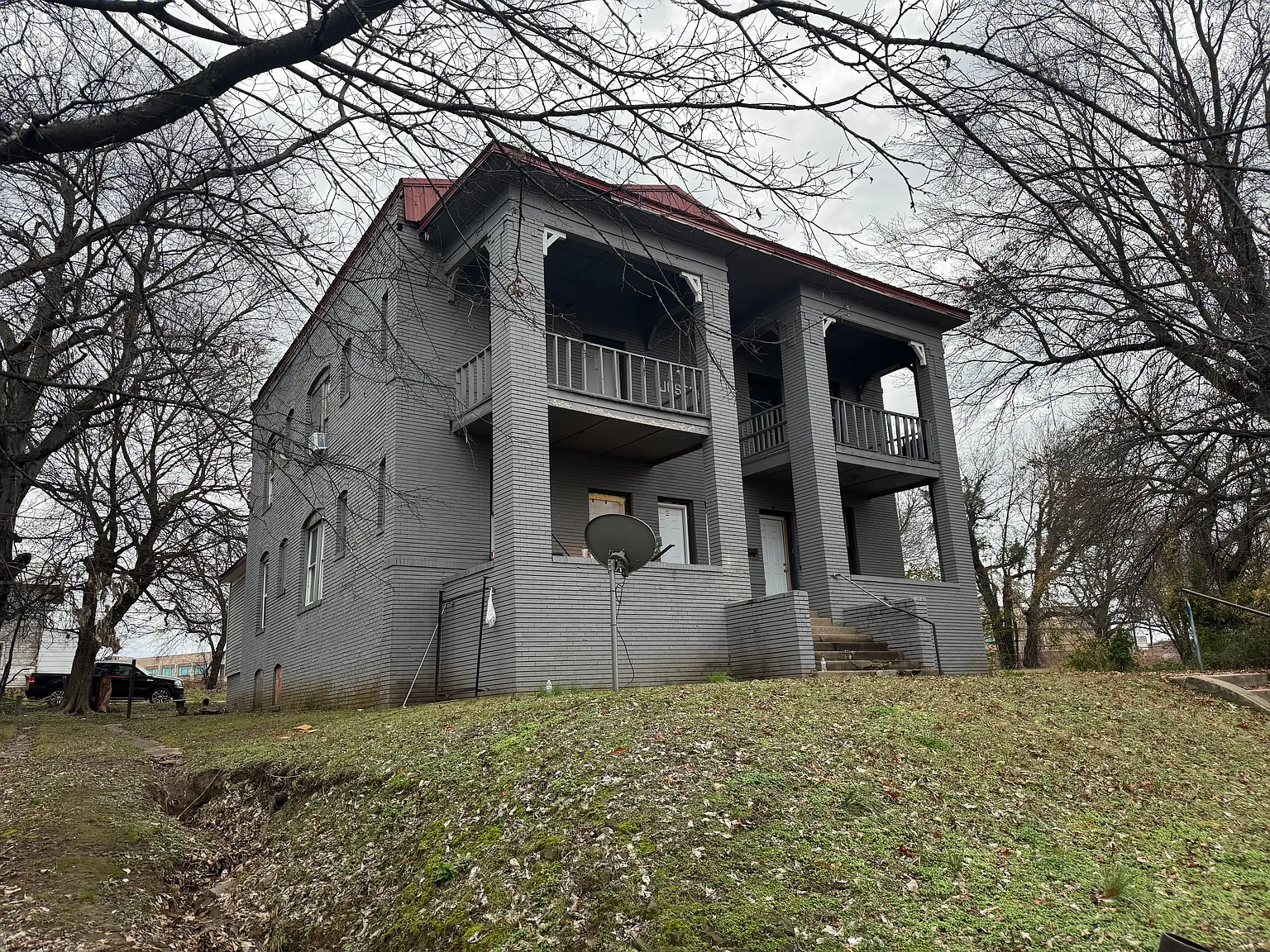 3 bed, 1120 sqft, $950 — Photo 2