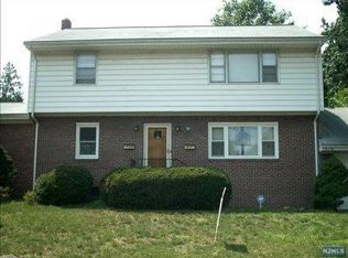 70 Melrose Ave, Bergenfield, NJ 07621