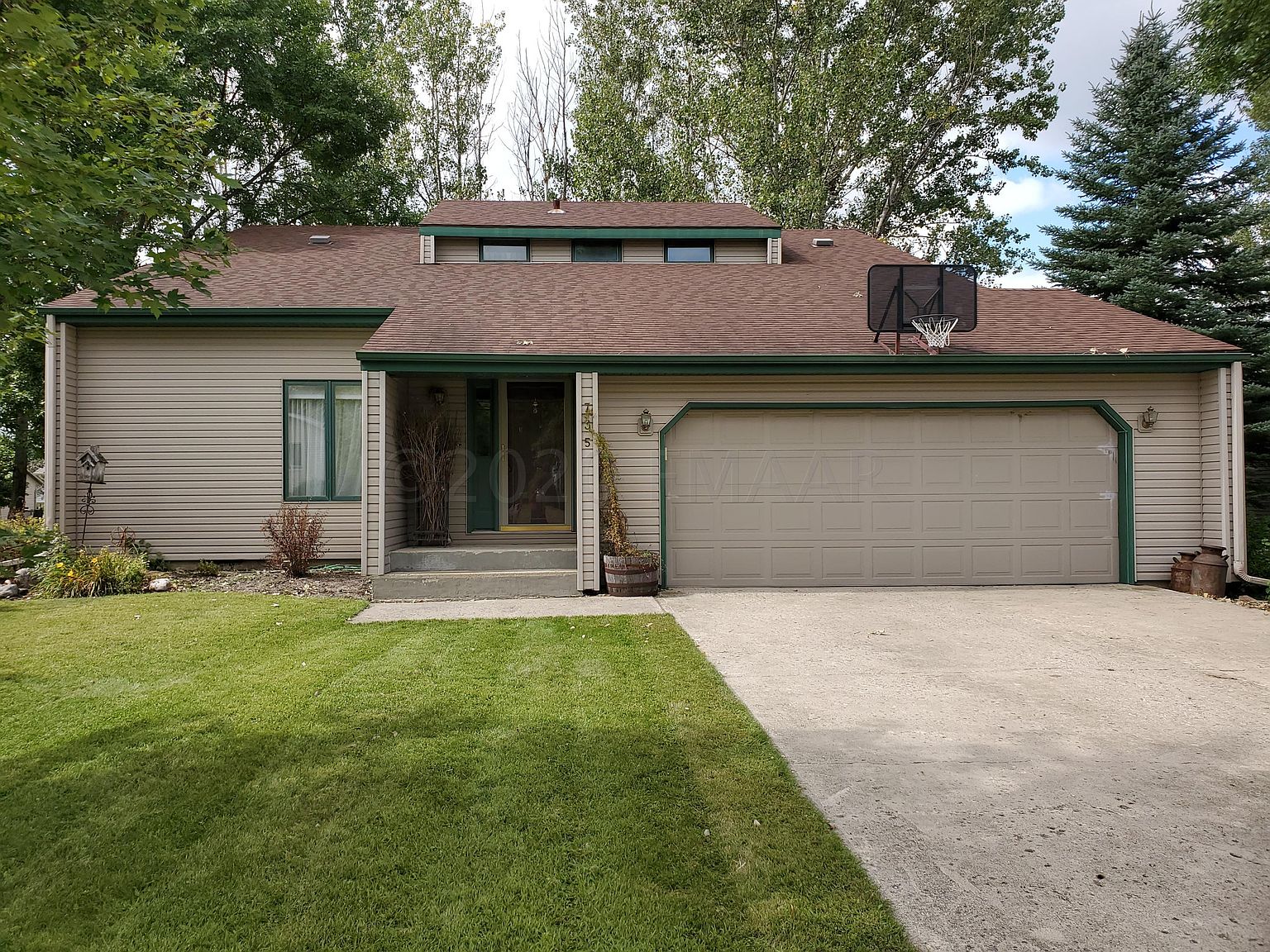 735 Richland St, Wahpeton, ND 58075 Zillow