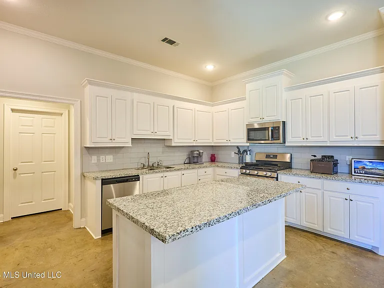 115 Rotherfield Pl — Photo 8
