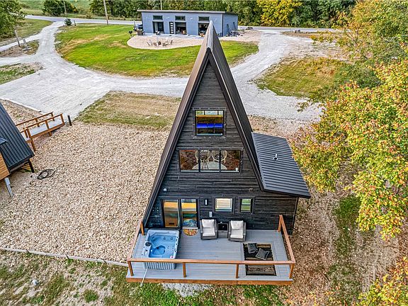 4th image of 18580A Boat Dock Rd W