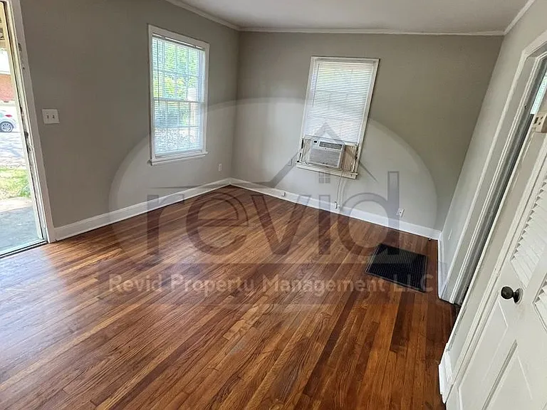 Campbell 2562 — Photo 9