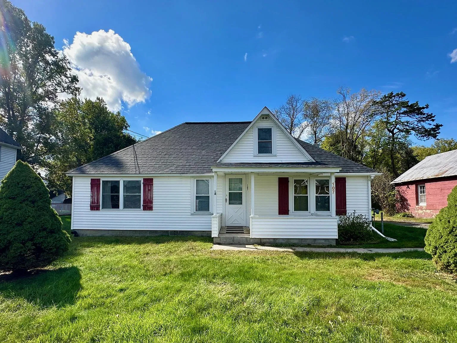 3 bed, 1.0 bath, 1118 sqft, $2,500 — Photo 1