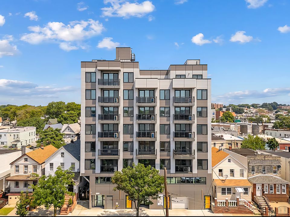 1st image of 13243 Metropolitan Ave
