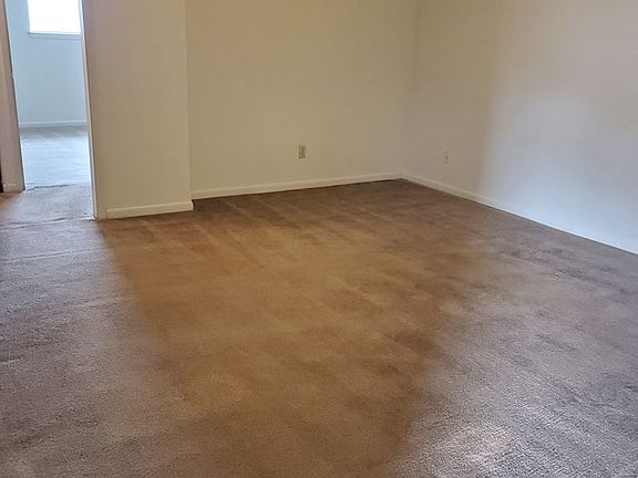 3rd image of 502 Mary St APT 206