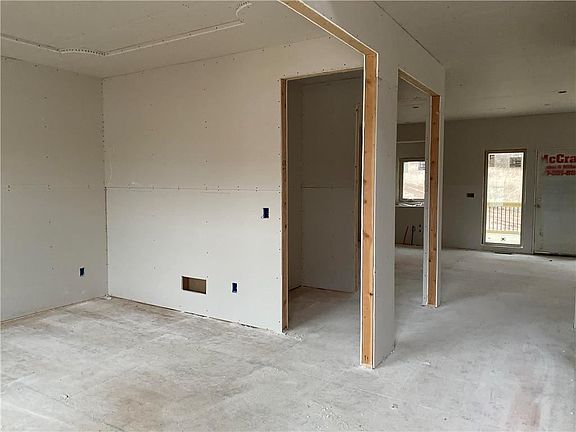 2nd image of 4102 NE 88th St