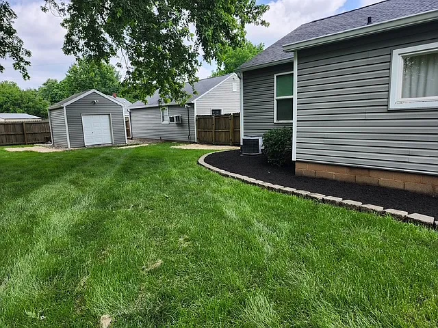 8936 Hazel St — Photo 3
