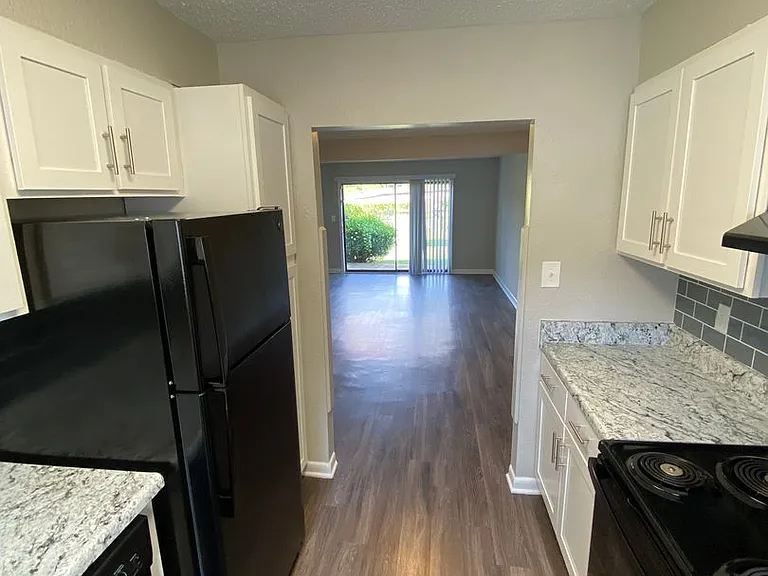 Gleneagle Apartment Homes — Photo 73