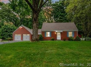 492 Oak St, East Hartford, CT 06118