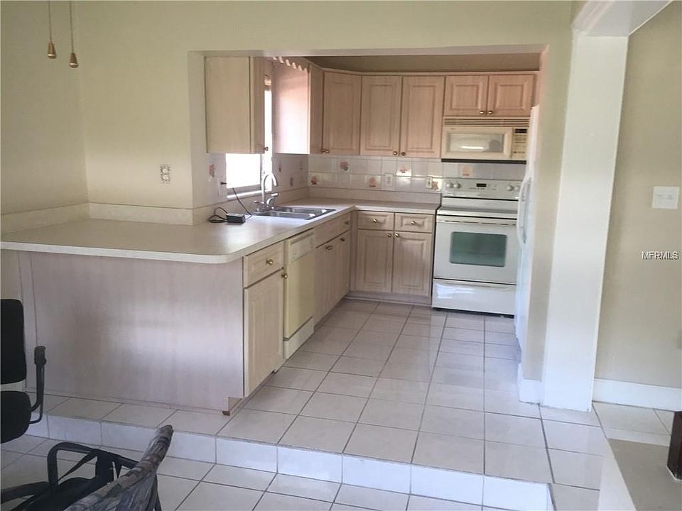 2nd image of 4500 Rossmore Dr