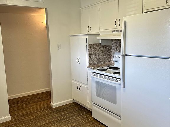 4th image of 1518 S Clark St
