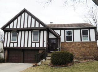 217 Annapolis Dr, Vernon Hills, IL