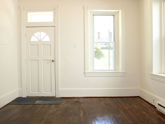 2nd image of 118 W Main St