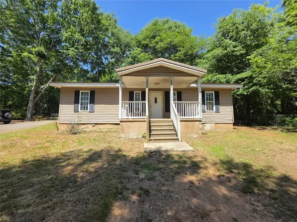 6 S Chastain Dr, Greenville, SC 29617