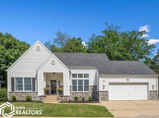 2318 S 4th St, Burlington, IA 52601