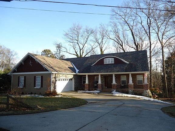 4th image of 3200 Curtis Ln