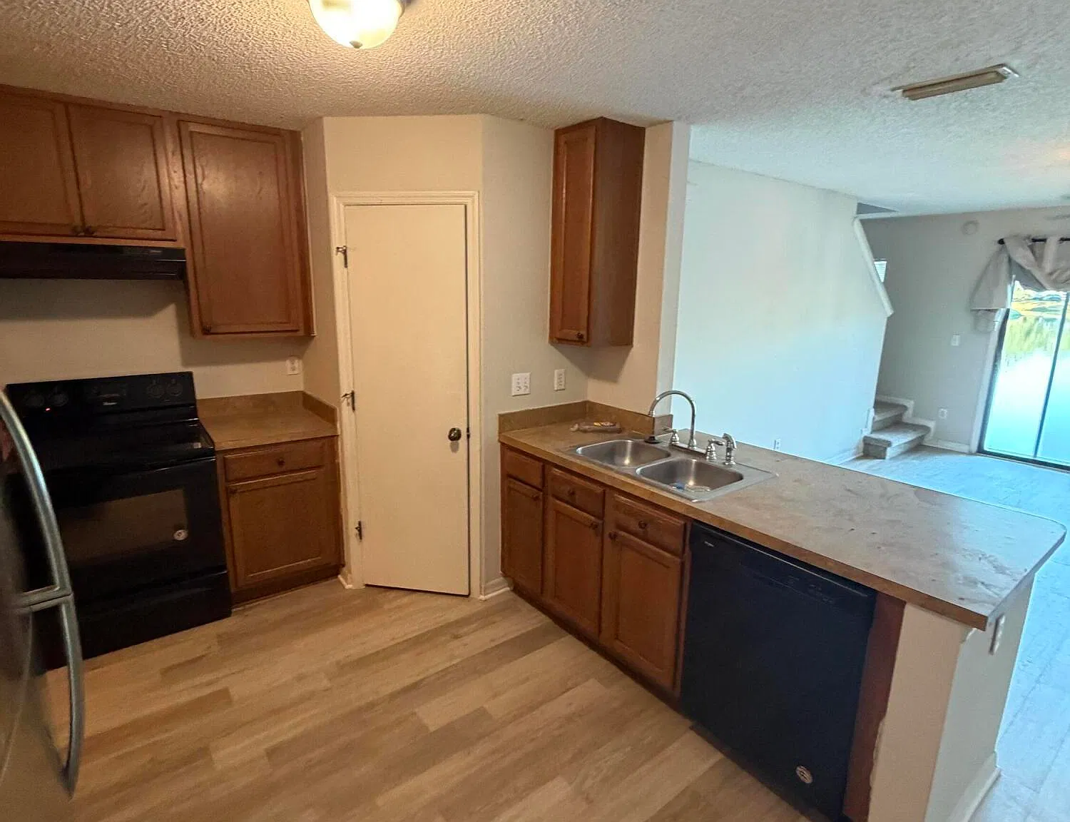 3 bed, 2.5 bath, 1508 sqft, $1,600 — Photo 4