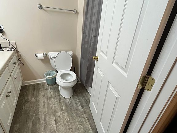 5th image of 3110 3rd St NE