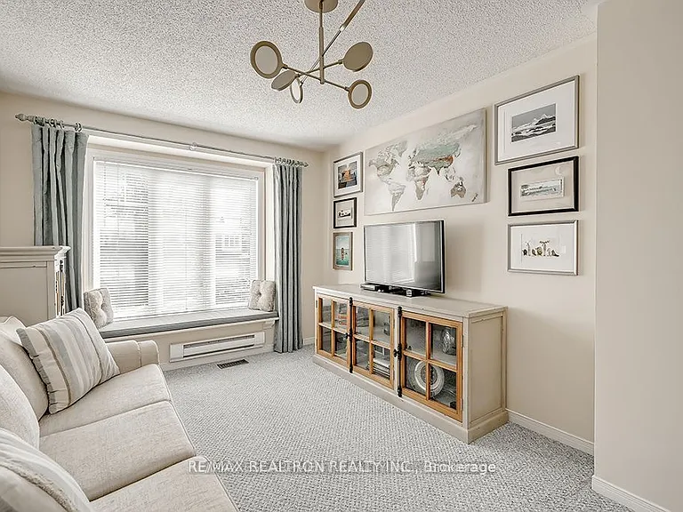 5591 Cosmic Cres — Photo 14